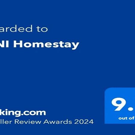 Inni Homestay Malang Exteriör bild