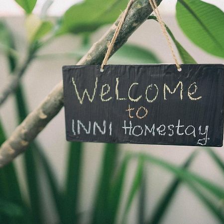 Inni Homestay Malang Exteriör bild