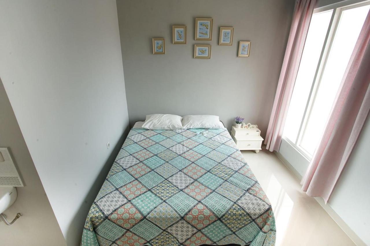 Inni Homestay Malang Exteriör bild