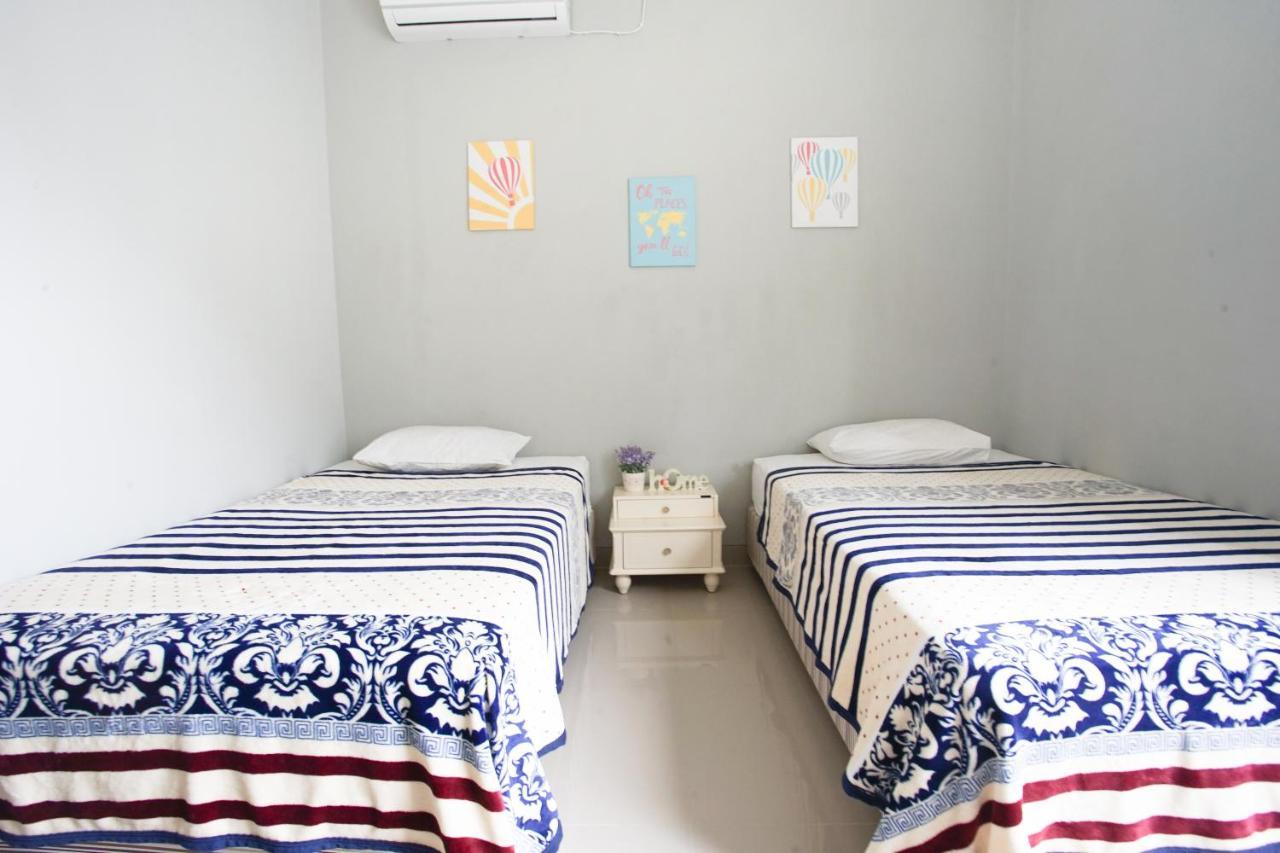 Inni Homestay Malang Exteriör bild