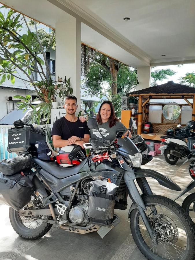 Inni Homestay Malang Exteriör bild