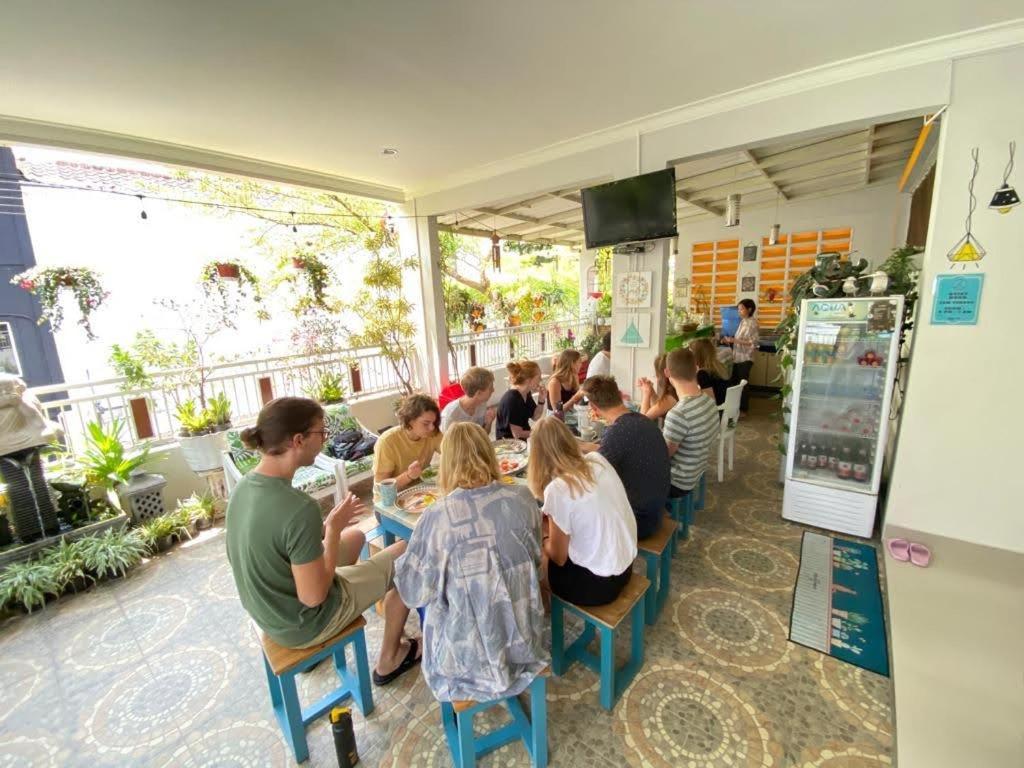 Inni Homestay Malang Exteriör bild
